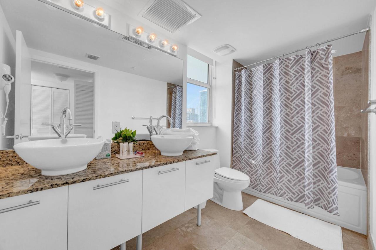 Iconic 2 Bedroom Loft Brickell-Stunning Views Miami Exteriör bild