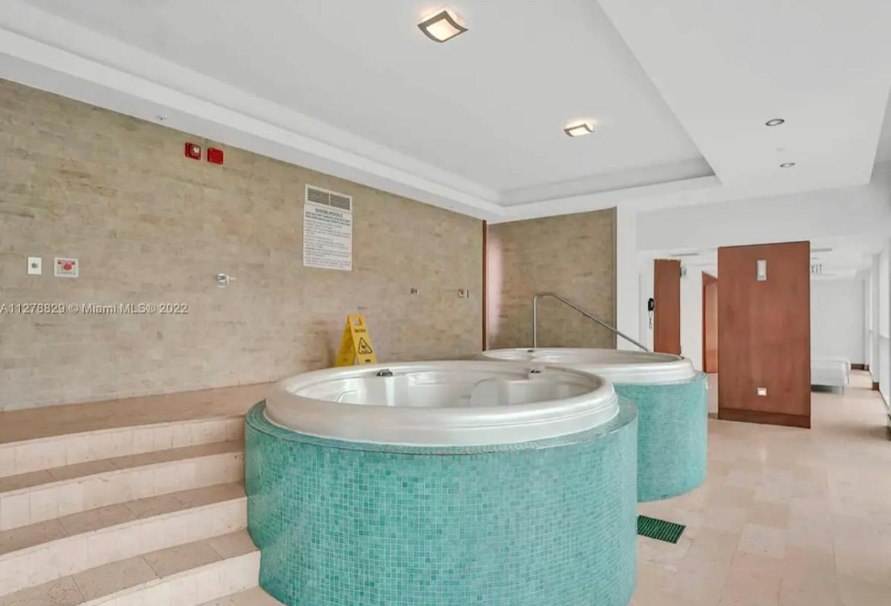 Iconic 2 Bedroom Loft Brickell-Stunning Views Miami Exteriör bild